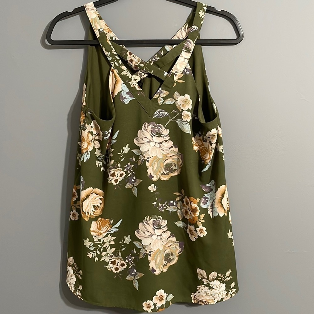 Doe and Rae sleeveless top small